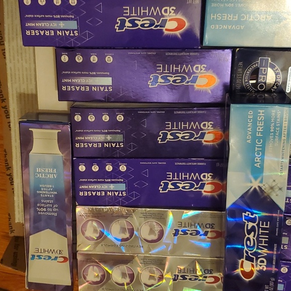 Crest th0othpaste 14 pack - Picture 3 of 4